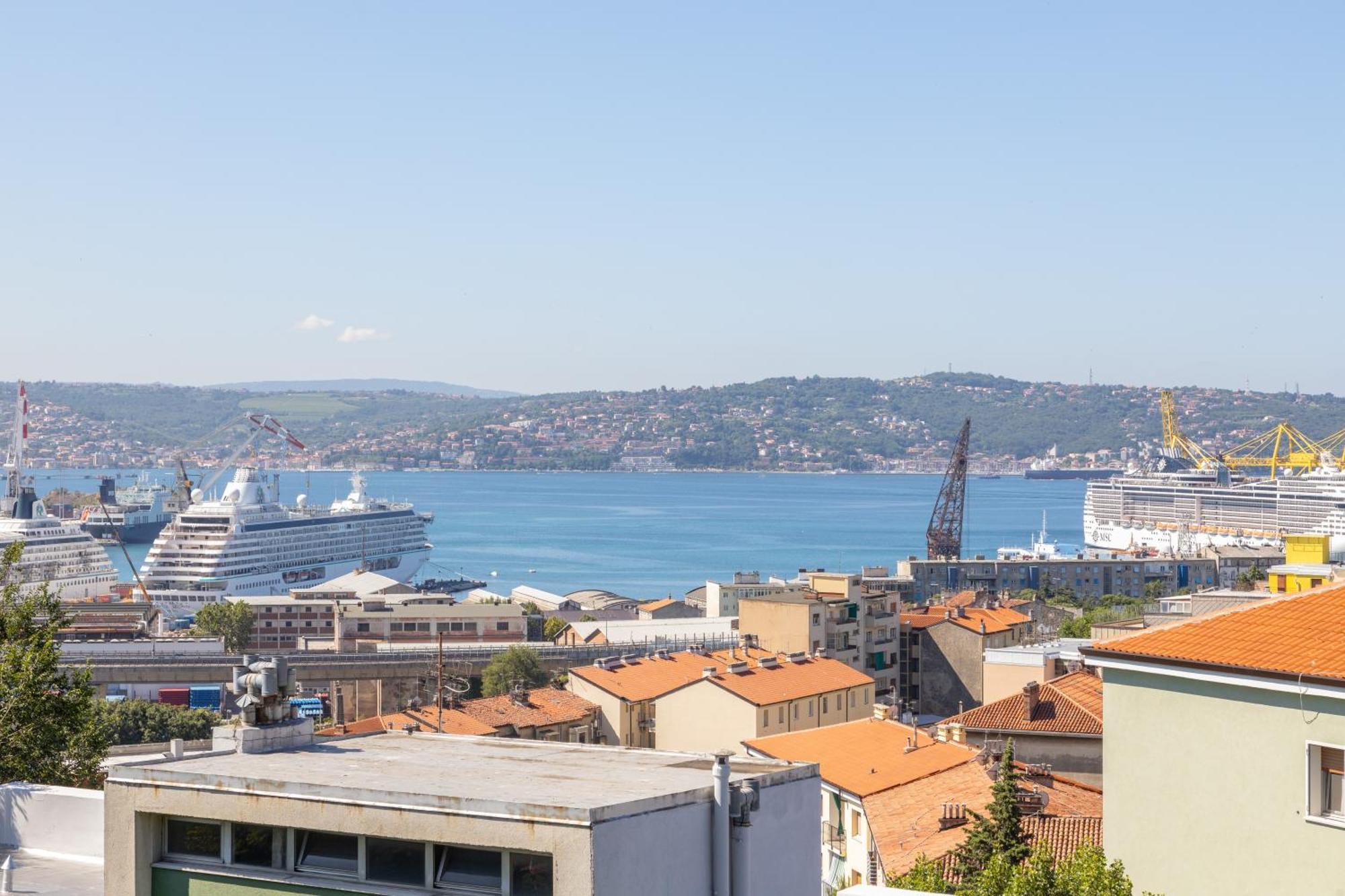 Apartamento The Black Swan Trieste Exterior foto