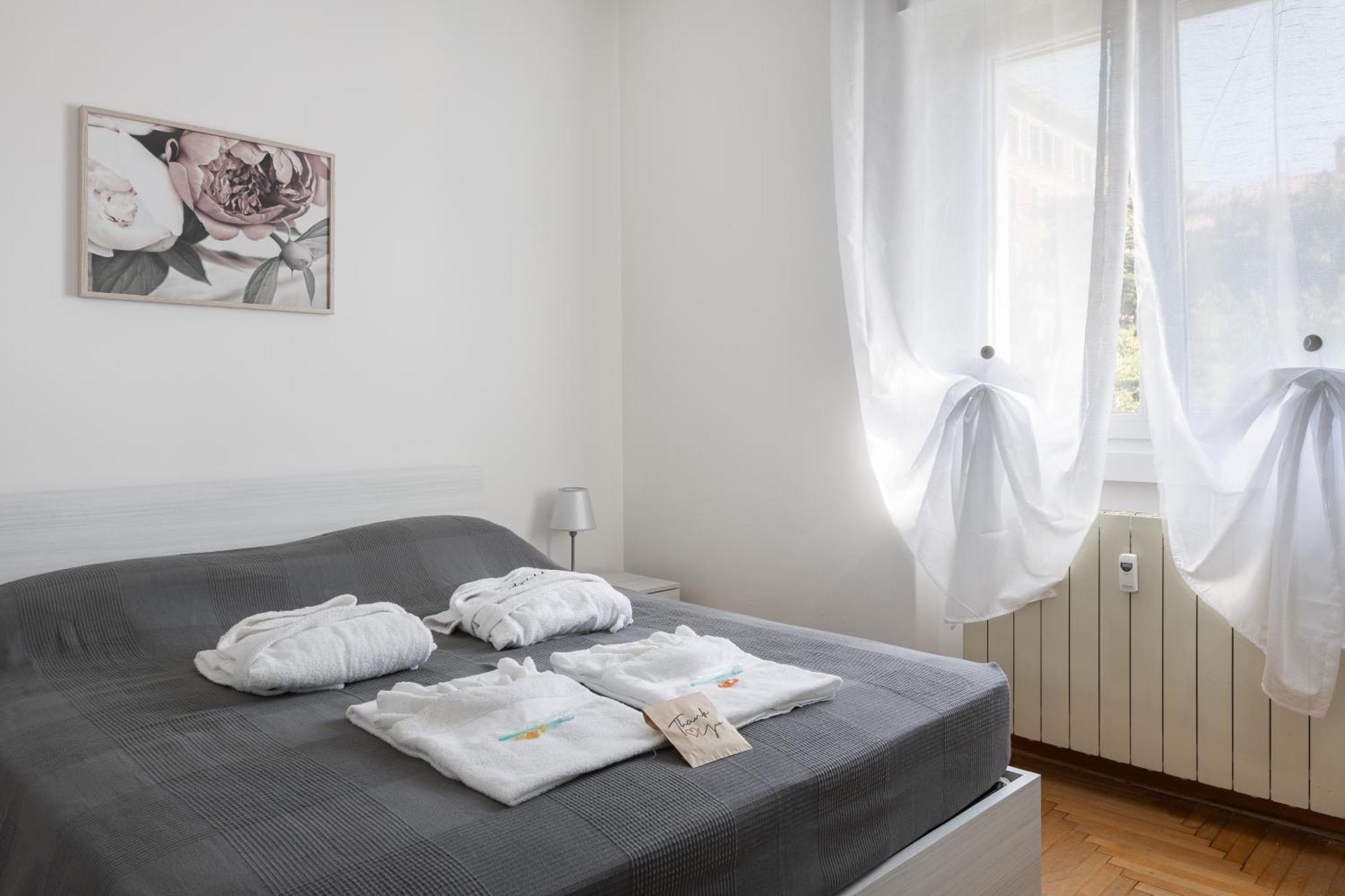 Apartamento The Black Swan Trieste Exterior foto
