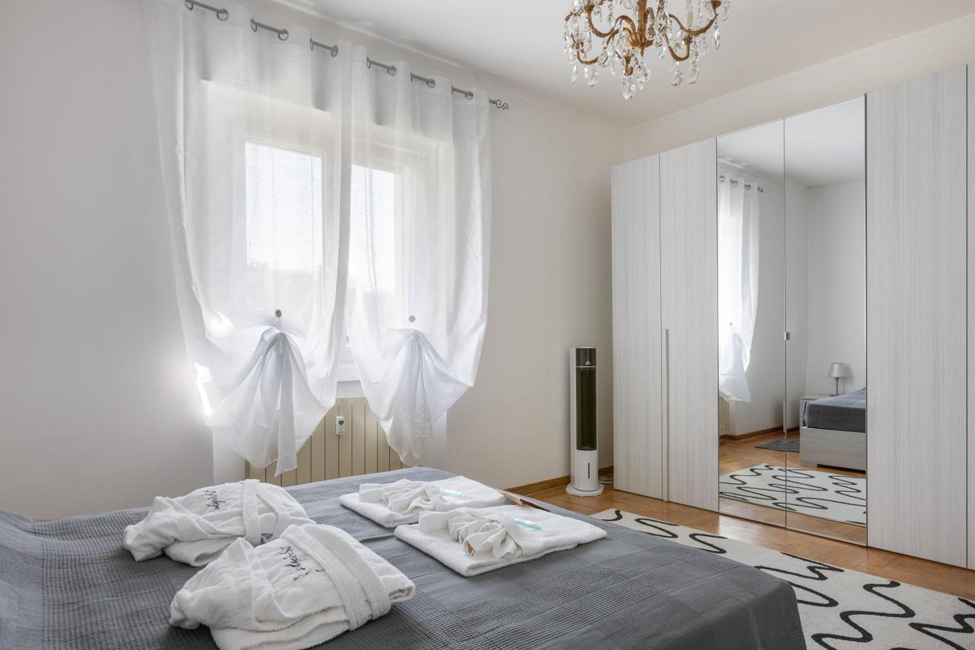 Apartamento The Black Swan Trieste Exterior foto