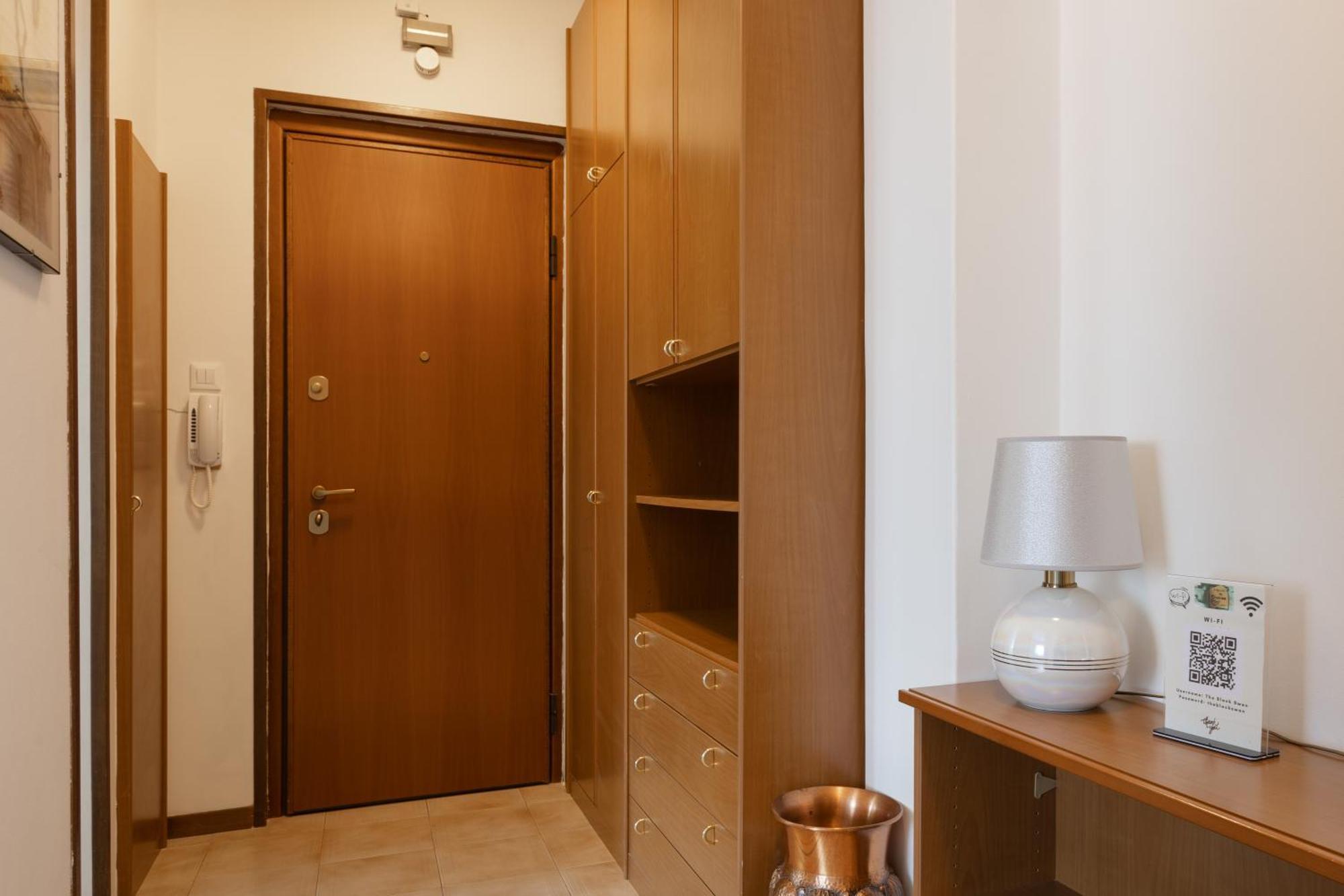 Apartamento The Black Swan Trieste Exterior foto